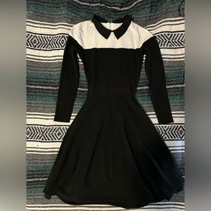 NY&CO COLORBLOCK SWEATER DRESS - WEDNESDAY ADDAMS